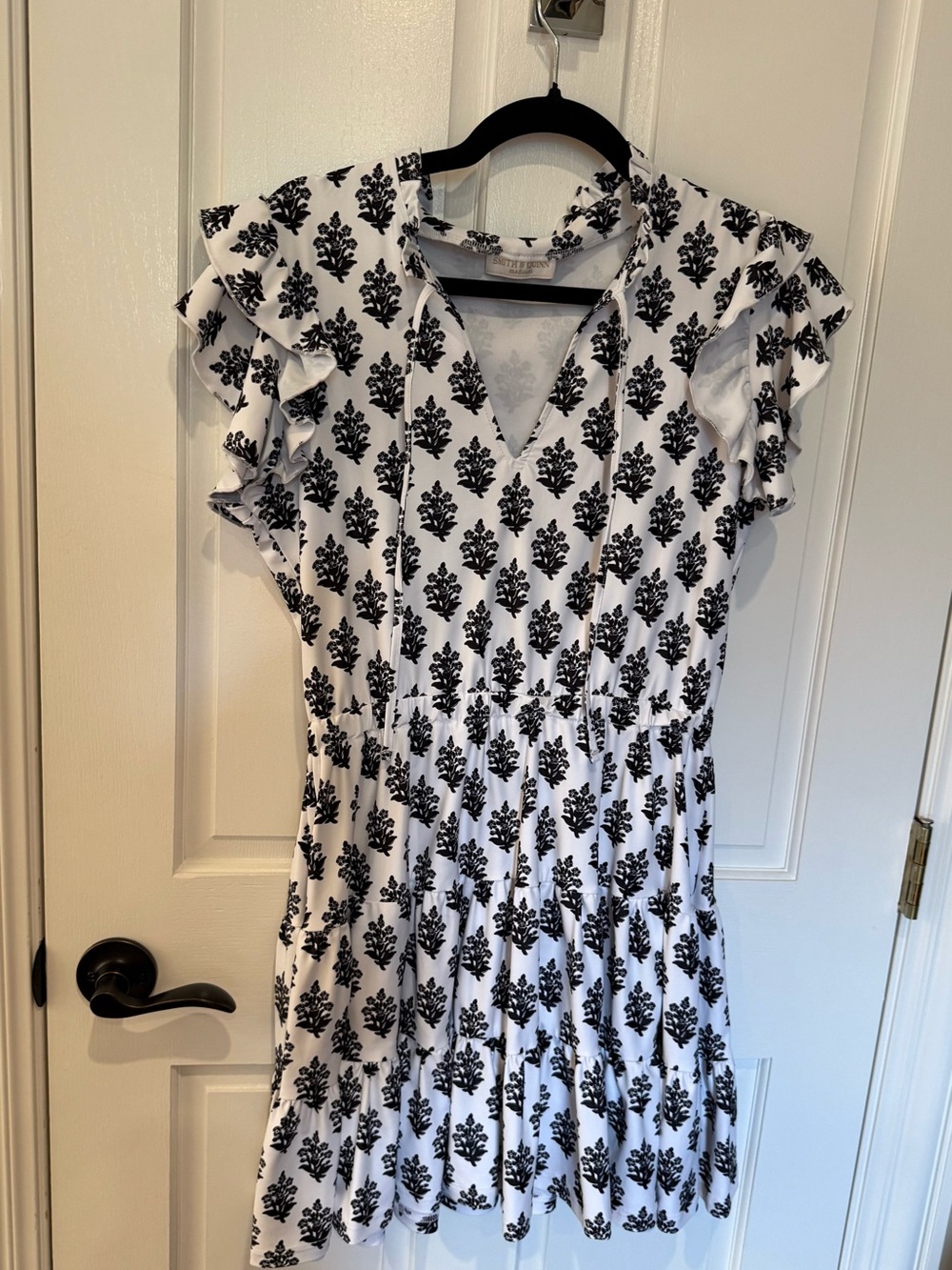 Smith & Quinn Black & White Printed Ruffle Sleeve Mini Dress